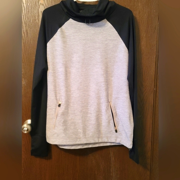 Abercrombie & Fitch Tops - Abercrombie and Fitch Sweatshirt